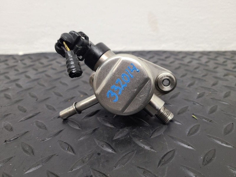 12-17 Chevrolet Equinox 2.4L Fuel Pump Engine Mounted OEM 12641847