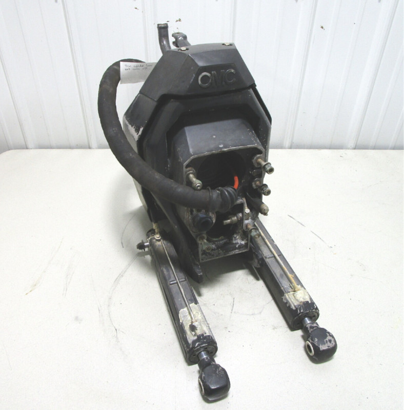 985400 OMC Cobra Stern Drive 2.3-5.7L Stern Drive Gimbal Housing 0985400 986717