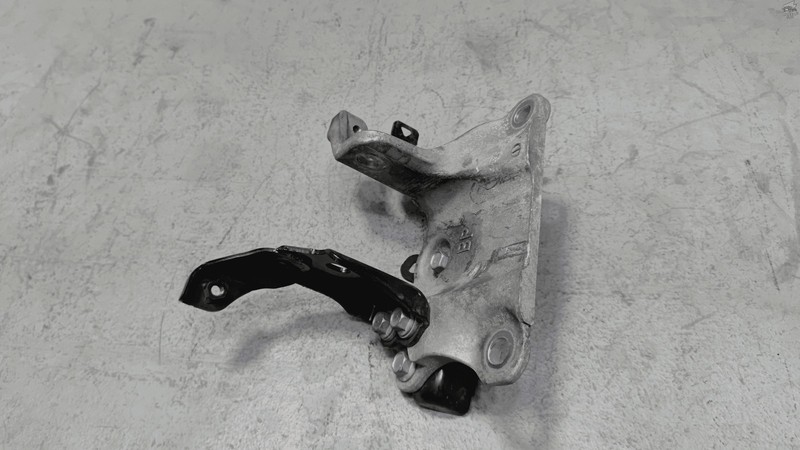 2018-2024 TOYOTA CAMRY FWD 2.5 ENGINE LEFT DRIVER SIDE MOUNT BRACKET SUPPORT OEM