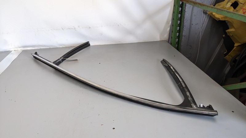 Front Right Door Window Glass Run Channel 2022 Mazda 3 BDTT-58-60XG 2019 - 2023