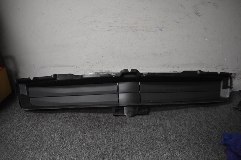 BMW IX FRONT AIR SHUTTER FACTORY OEM