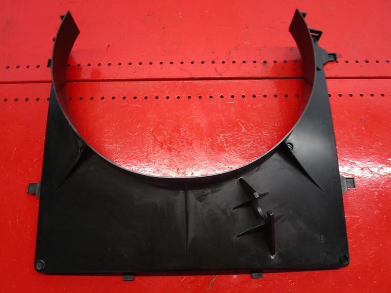 2005 - 2009 LAND ROVER LR3 COOLING FAN SHROUD OEM
