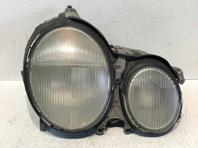00-02 Mercedes W210 E320 Front Right Passenger Side Headlight Head Light Lamp