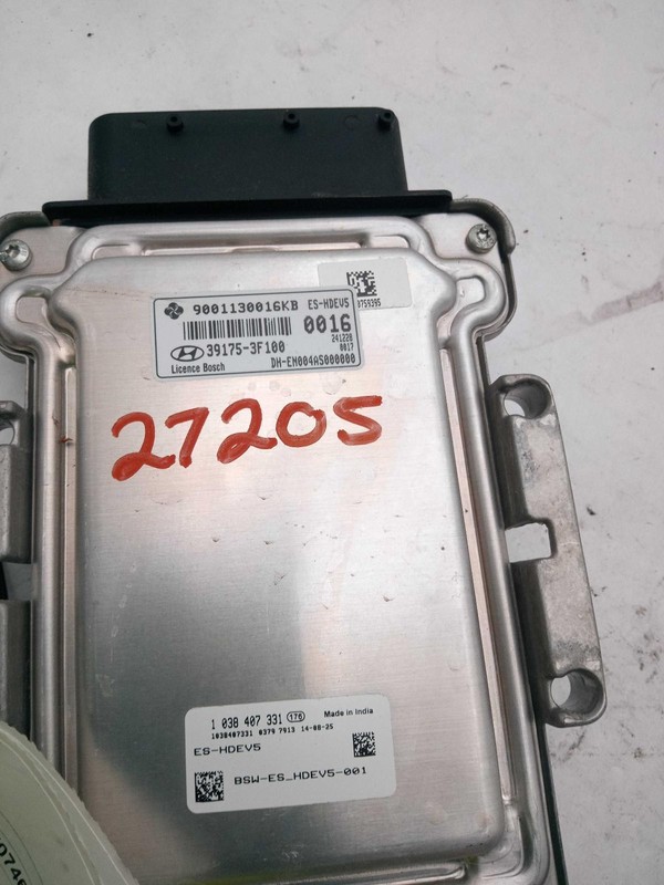 2015 Hyundai Genesis Fuel Pump Control Module OEM Black 85K Miles RWD