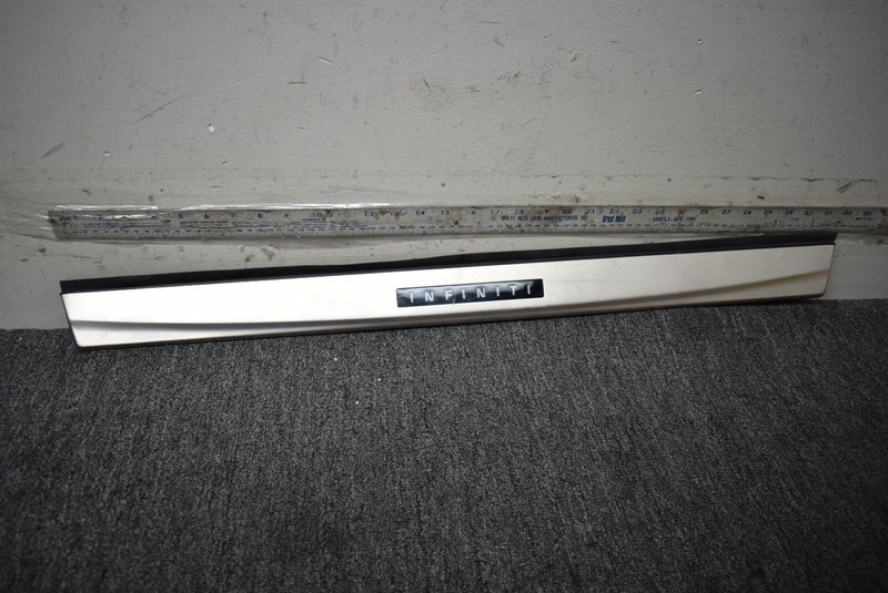 INFINITI DOOR SILL STEP PAD/ WITH LIGHT FACTORY OEM