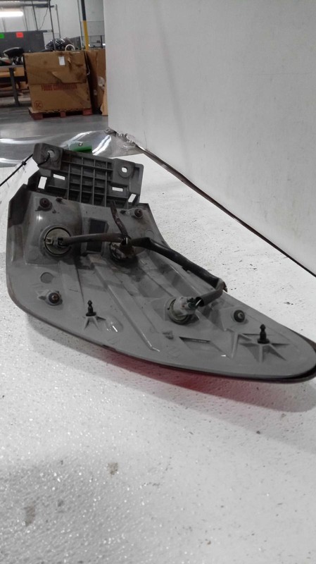 2015 Nissan Pathfinder Left Tail Light Assembly White OEM 265867 Used