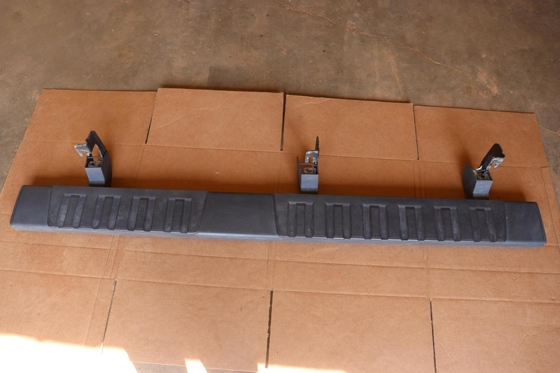 2014-2019 CHEVY SILVERADO 1500 EXTENDED CAB RIGHT PASSENGER RUNNING BOARD OEM