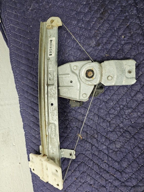2005 - 2010 Chevrolet Cobalt Power Window Regulator W Motor Rear Left Lh Oem