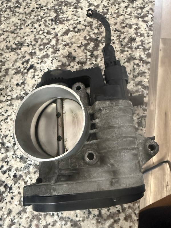 06-11 Kia Sedona 3.8 Engine Throttle Body Control Valve Assembly OEM 35100 3C200