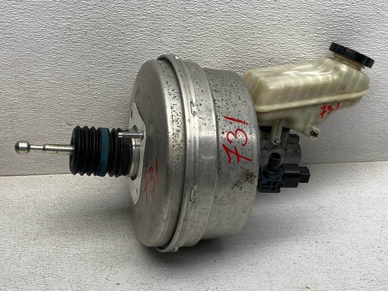2013-2018 CADILLAC ATS BRAKE BOOSTER MASTER CYLINDER RESERVOIR TANK OEM LOT731