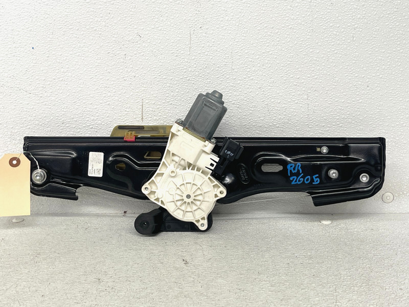⭐15-19 LAND ROVER DISCOVERY SPORT REAR RIGHT DOOR WINDOW REGULATOR OEM LOT2605