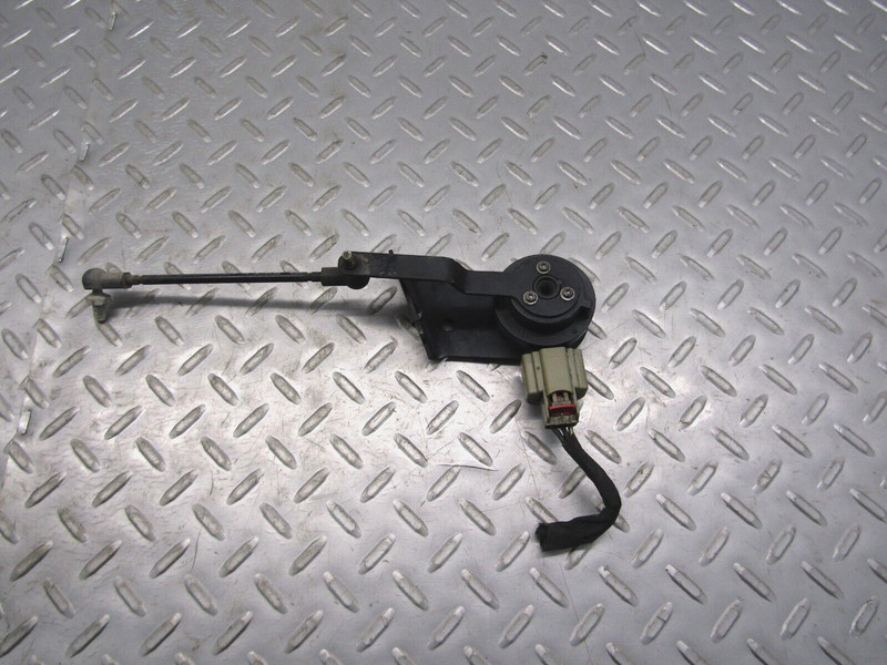 2015 - 2020 CHEVROLET SUBURBAN FRONT LEFT SUSPENSION LEVEL SENSOR OEM 23152098