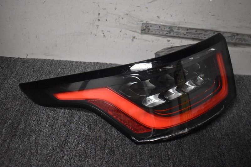 RANGE ROVER L494 TAIL LIGHT LEFT SIDE FACTORY OEM