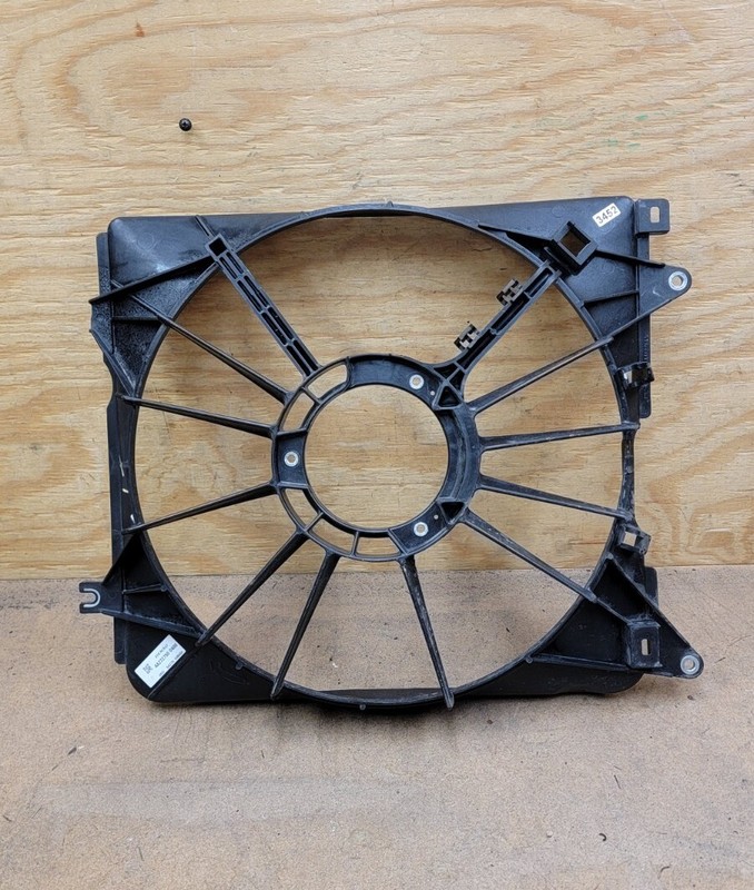 2017- 2019 HONDA CRV ENGINE RADIATOR COOLING FAN LH BRACKET AA2227500410
