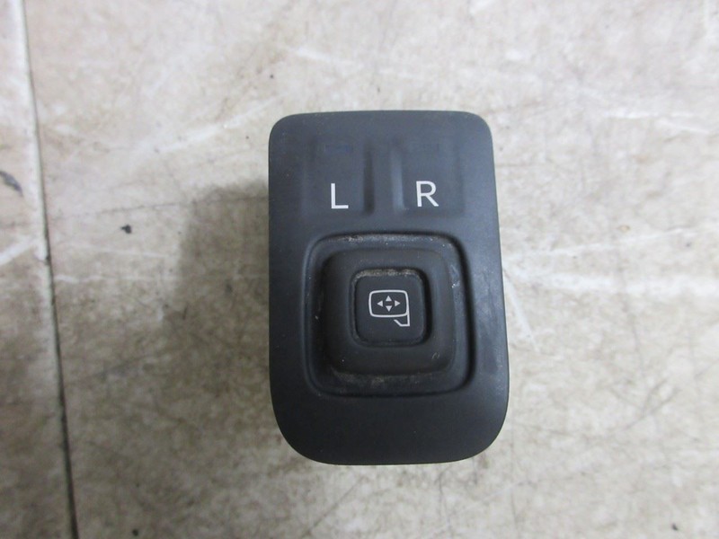 2021-2025 Ford Bronco OEM Side View Mirror Control Switch M2DT17B676ACW