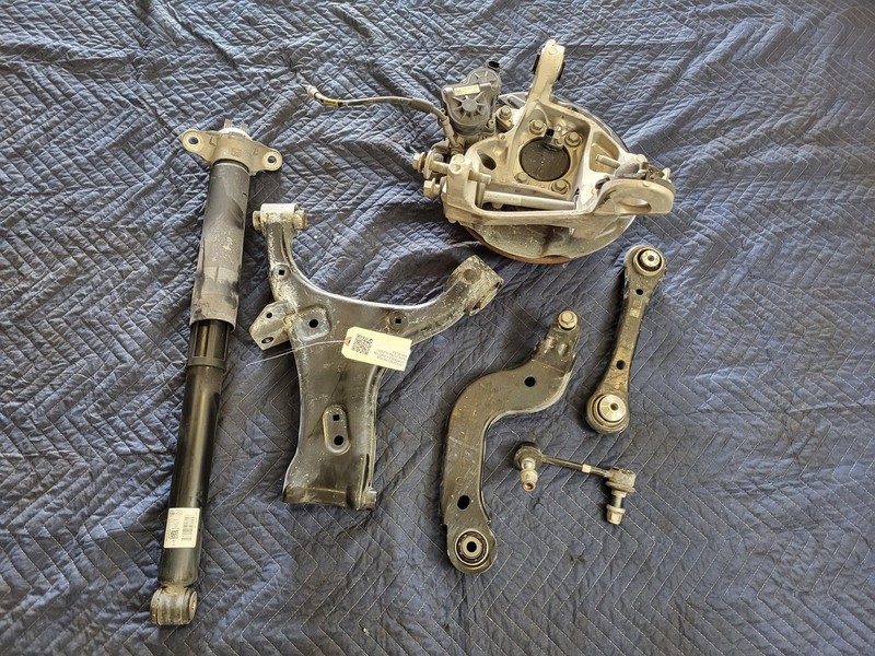 Used Oem Lincoln Left Driver Rear Suspension Knee for 2020-2025 Corsair 2.0L FWD