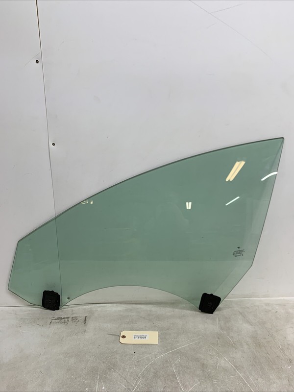 21-23 Tesla 3 lamininated Front Door Window Glass Left 43R-014955 34028 S1