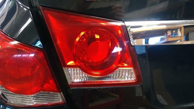 Driver Tail Light VIN P 4th Digit Limited Lid Mounted Fits 11-16 CRUZE 3366874