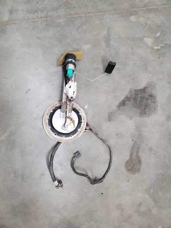 Fuel Pump Assembly Thru 11/30/03 Fits 03-04 LINCOLN & TOWN CAR 291138