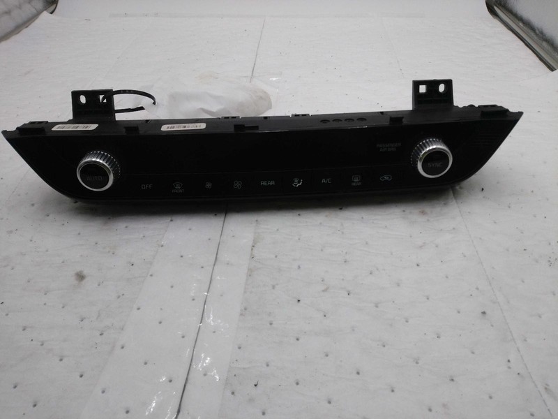 Used A/C Selector Switch fits: 2021 Kia Telluride front automatic temperature co