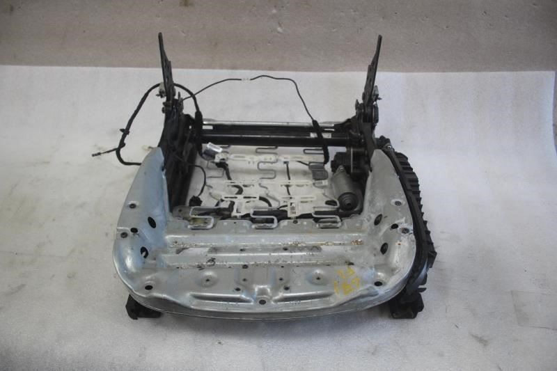 2008 2009 2010 2011 2012 2013 BMW 135i 128i E88 LEFT FRONT SEAT TRACK MOTORS
