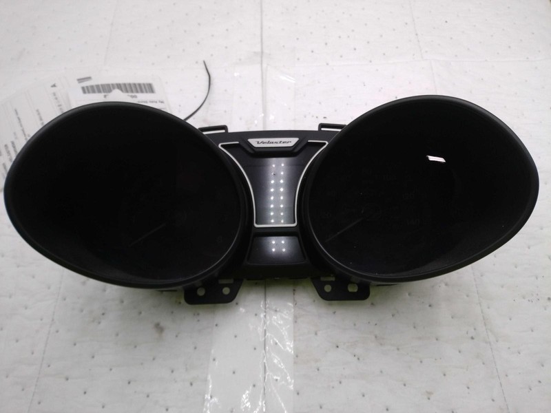 2015 Hyundai Veloster Speedometer Gauge Black OEM 940012V330 105K Miles
