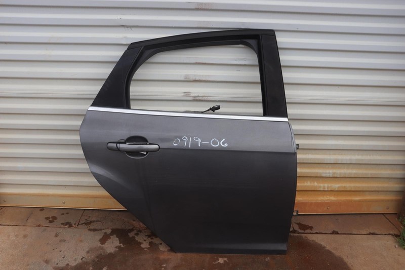 2012-2018 FORD FOCUS REAR RIGHT SIDE DOOR SHELL PANEL GRAY OEM
