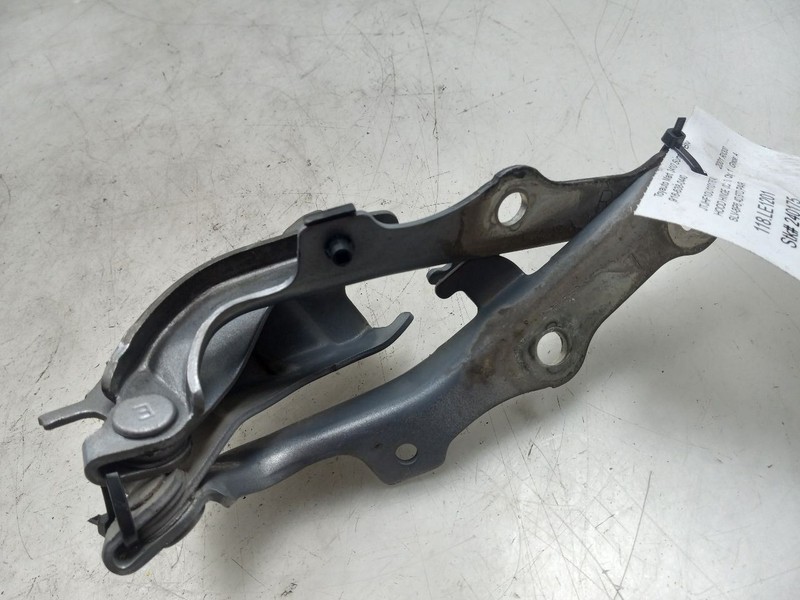 2001 LEXUS RX300 3.0L LEFT AND RIGHT SIDE HOOD HINGES