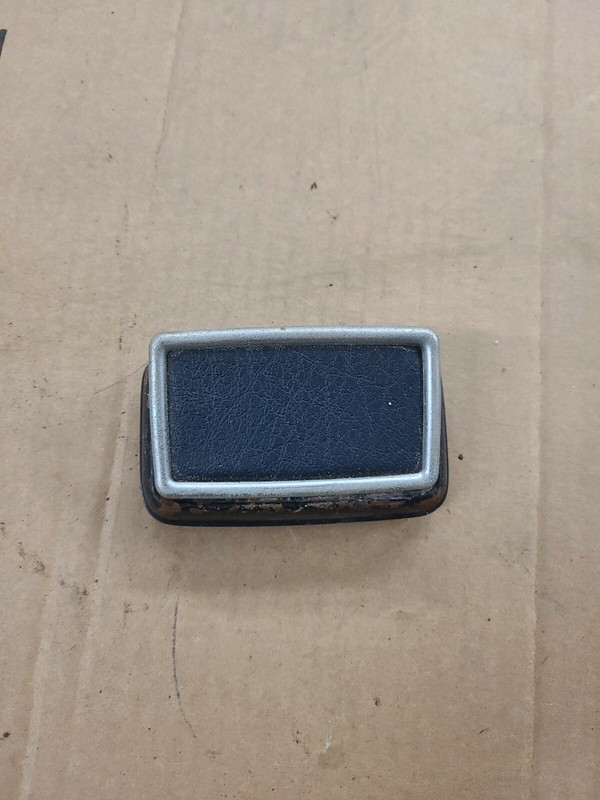 MERCEDES BENZ 220 D/8W115 PASS RIGHT REAR DOOR ASHTRAY