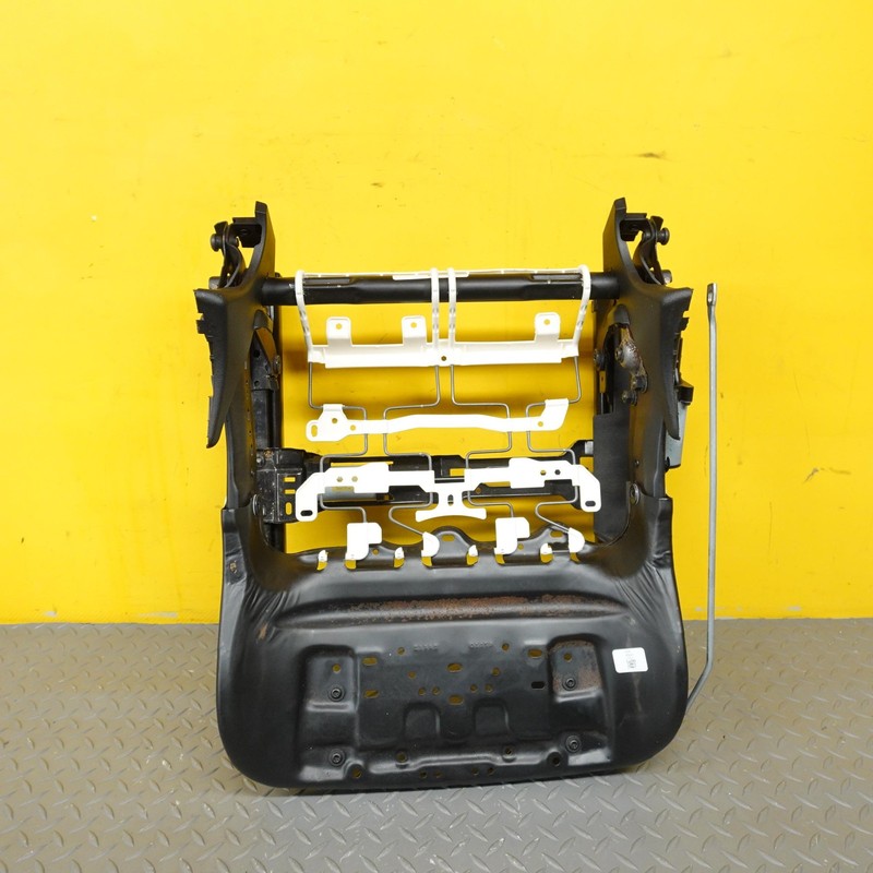 2017-2023 CHEVROLET BOLT EV FRONT LEFT SEAT LOWER TRACK FRAME OEM 13536076