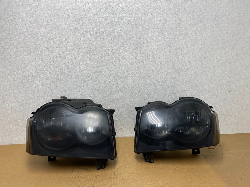 2005-2007 Jeep Grand Cherokee Left+Right Halogen Headlights AC1796 DW