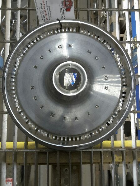 71 72 BUICK STATION WAGON WHEEL COVER MAG TYPE 92975