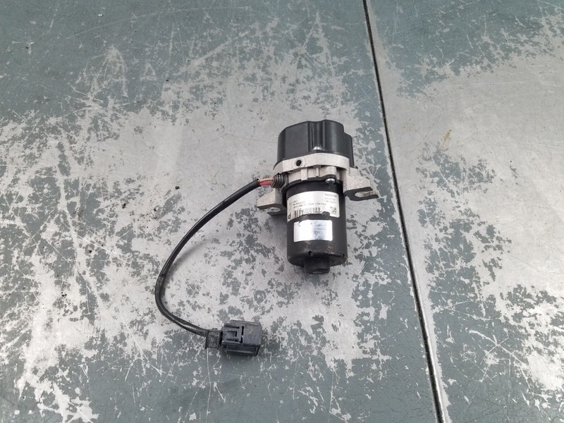 2021 McLaren 765LT Vacuum Pump - *#5537 C7