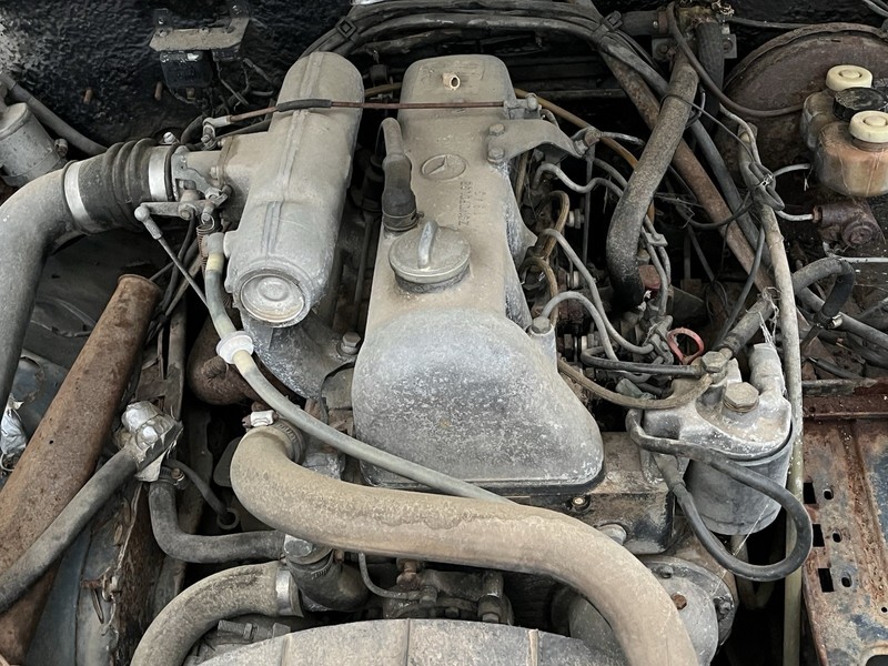 1969 Mercedes Benz W114 W115 220D Diesel Engine Motor W 114 115 220 D