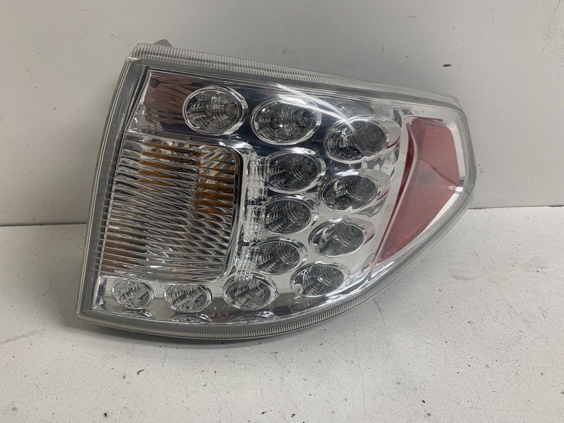 2008-2011 Subaru Impreza Sed Right Passenger Tail Light Lamp Taillight Taillamp