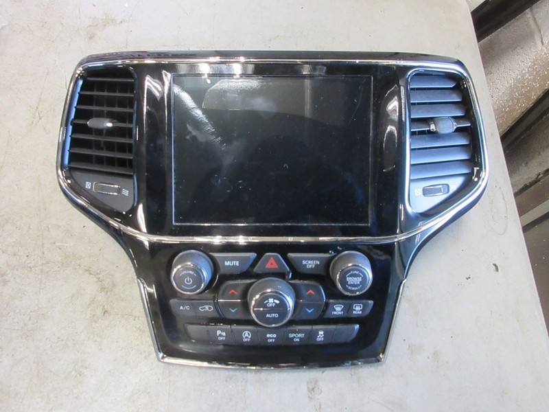 2019-2022 Jeep Grand Cherokee OEM HVAC Temperature Control Center Stack Screen
