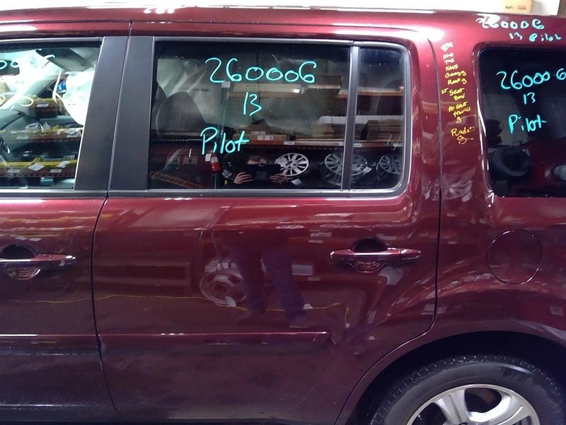 Driver Rear Side Door Electric With Sunshade Fits 09-15 PILOT 1731425