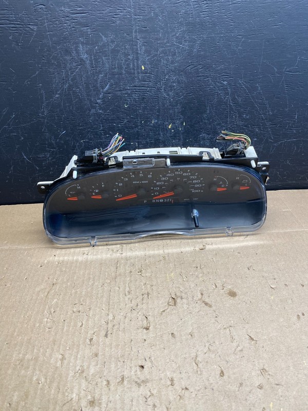 2006 Ford E350 Gauge Speedometer Cluster OEM ac6758 DG