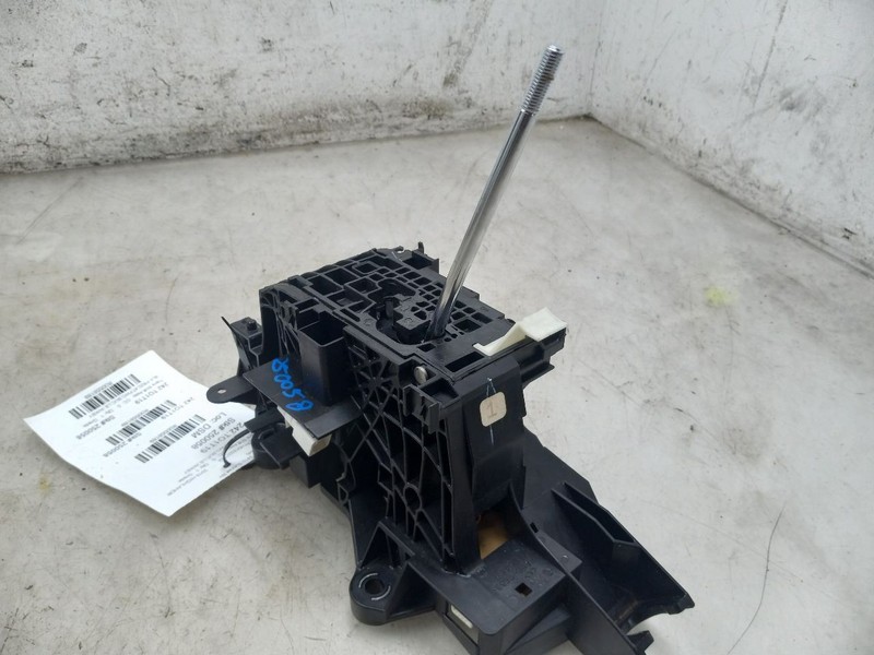 19 TOYOTA HIGHLANDER LE TRANSMISSION SHIFTER WITH KEY BLK-FB20