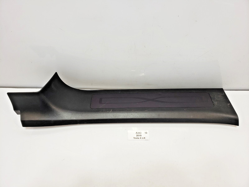 ✅ 16-20 OEM Tesla Model X Rear Right Passenger Door Sill Cover Trim Panel NOTE*