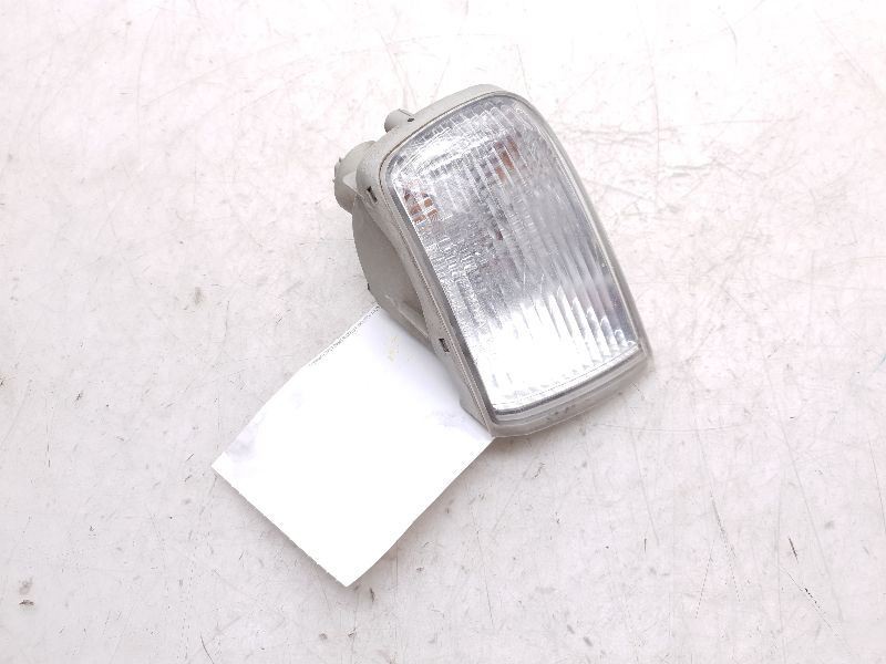 Passenger Corner/Park Light Park Lamp-turn Signal Fits 03-05 4 RUNNER