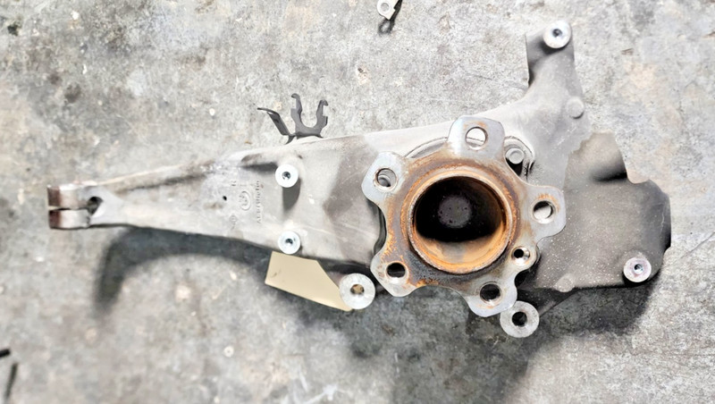 19 2019 BMW 530I SPINDLE KNUCKLE FRONT RIGHT PASSENGER 2.0L RWD