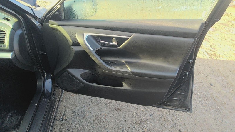 Front Door Trim Panel NISSAN ALTIMA Right 17 18 16 15 14