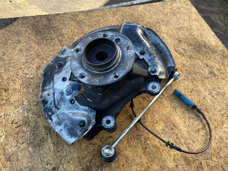 BMW E63 E64 645 650 Front Left Spindle Suspension Knuckle Carrier Hub 67K! OEM✅