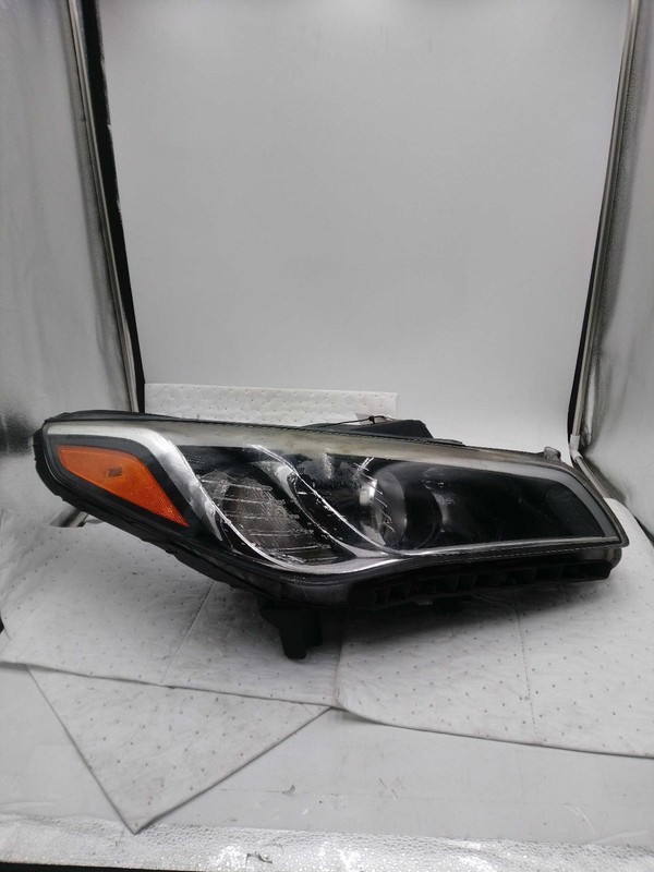 2015 Hyundai Sonata Right Headlight Assembly Silver 77K Miles Used OEM Part