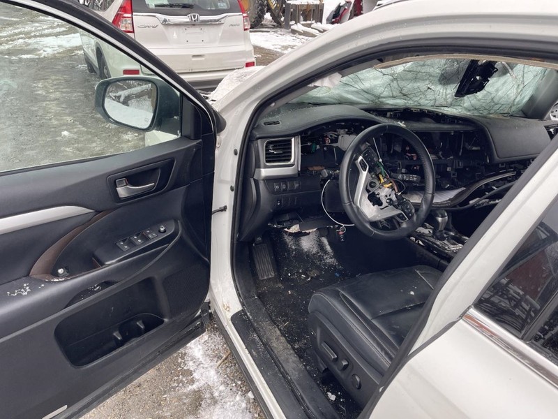 2014-2019 TOYOTA HIGHLANDER LEFT A-PILLAR WHITE PC:070 3.5L AT AWD 77K XLE 61683