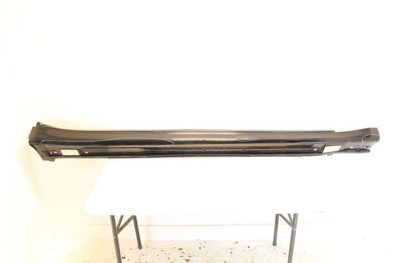 10-13 Porsche Panamera Passenger Right Side Lower Rocker Molding 97055920202