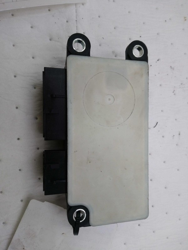 Used Air Bag Module fits: 2013 Buick Lacrosse Air Bag below center of dash w/o k