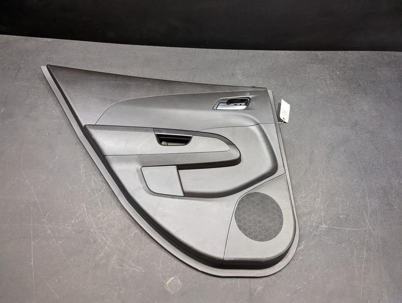 Rear Left Door Trim Panel 2018 Chevrolet Sonic 94511050 2017 2019 2020