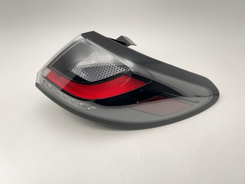 2023-2024 HONDA HR-V RIGHT TAILLIGHT QUARTER MOUNTED 2.0L AT FWD 22K SPORT 65598